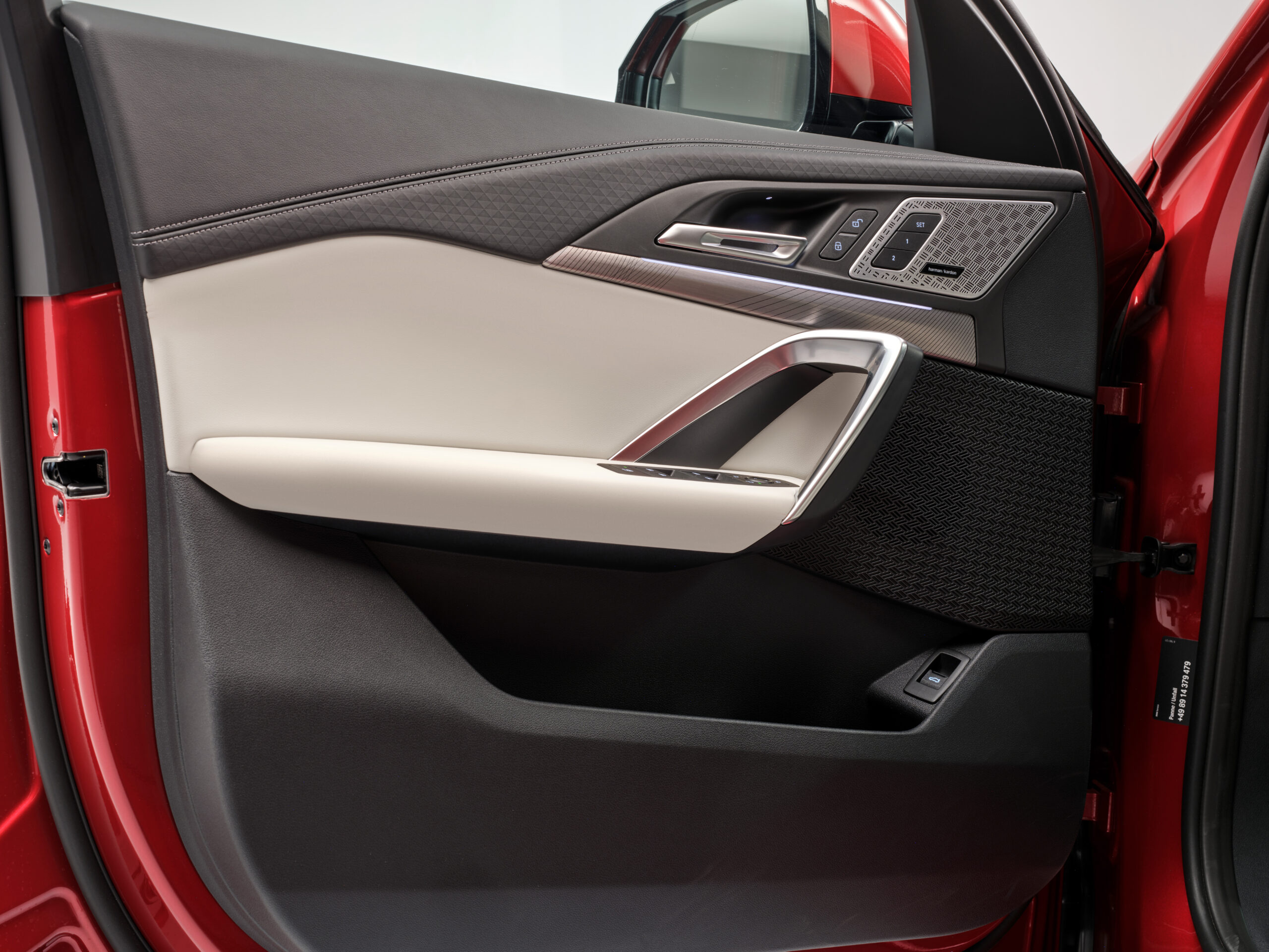 
								BMW iX2 full									