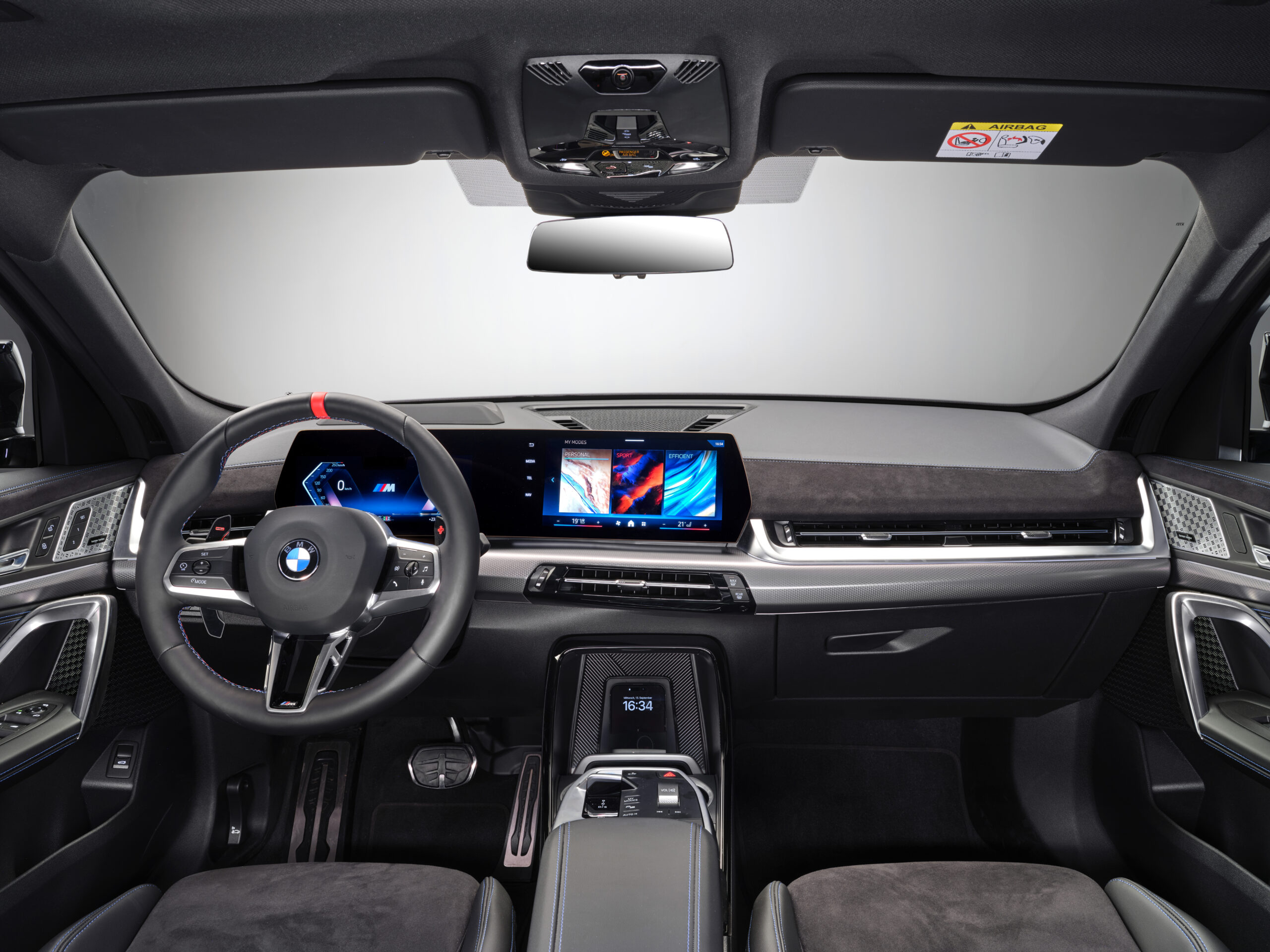 
								BMW iX2 2 full									