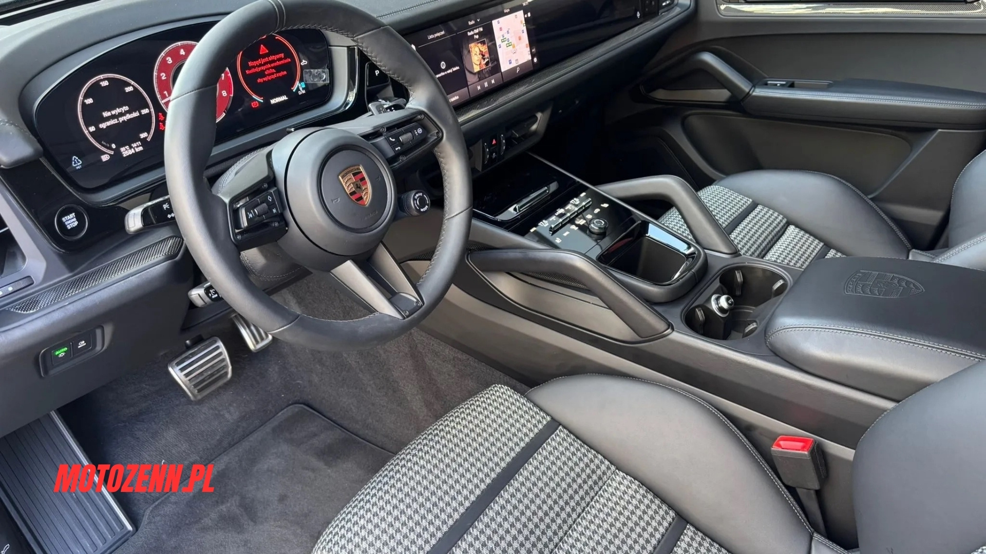 
								PORSCHE CAYENNE GTS V8 biturbo – 500 KM full									